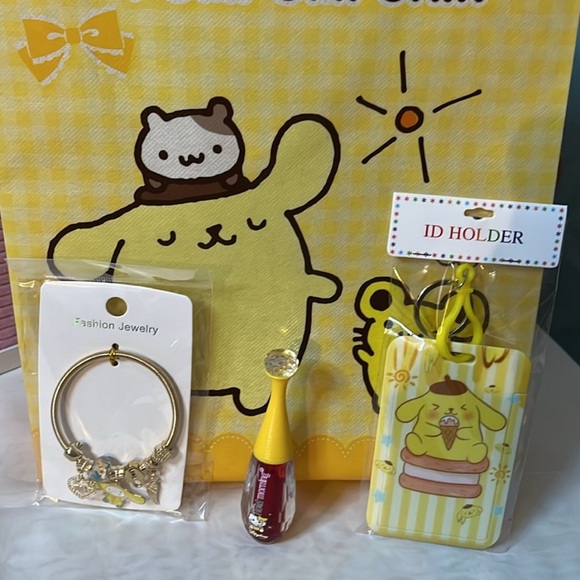 Pompompurin Gift Set- Gift Bag 10x19, Yellow ID Holder, Lip Gloss &Keychain New - Picture 2 of 2